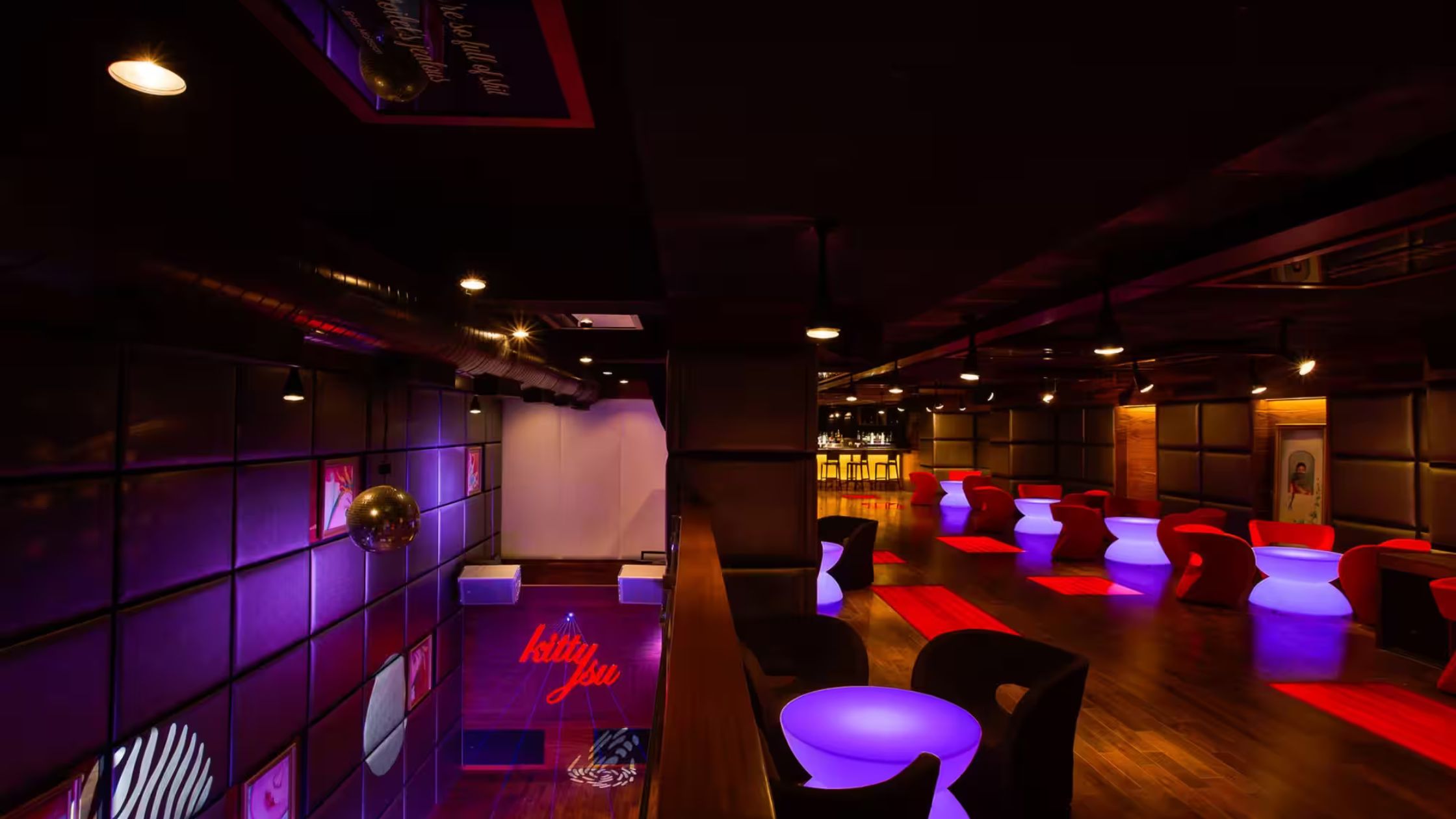 kitty su bar with night light settings with dark mode